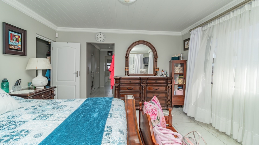 4 Bedroom Property for Sale in Monte Christo Western Cape